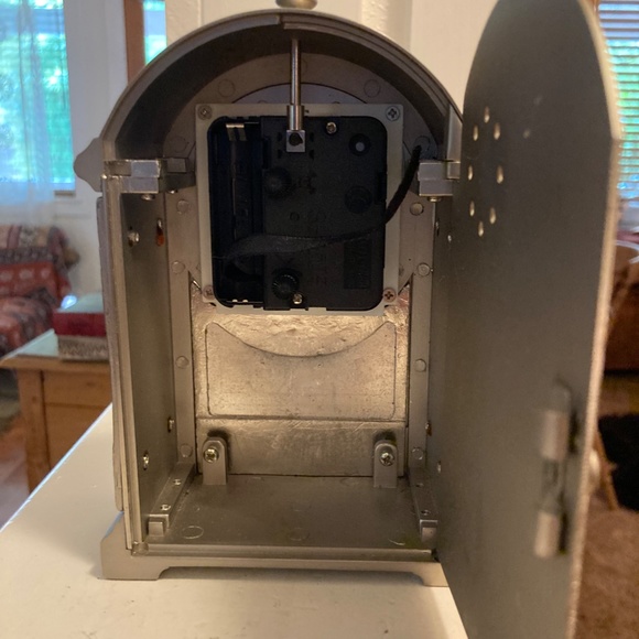 Stoney Creek Pewter Clock - Picture 4 of 6